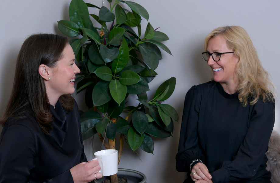 Ska vi anställa eller ta in en HR-konsult Ska vi anställa eller ta in en HR-konsult